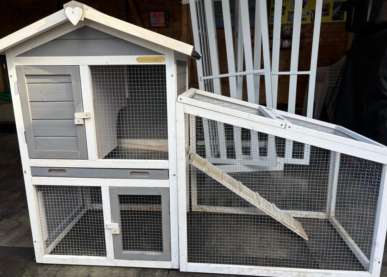 Ruim konijnenhok met ren - geschikt voor 2 konijnen