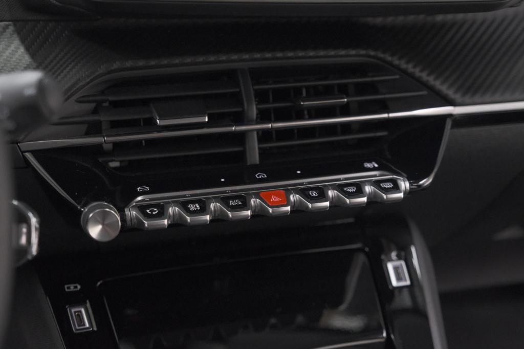 Peugeot 208 puretech 100 allure | apple carplay | parkeersensoren | climate