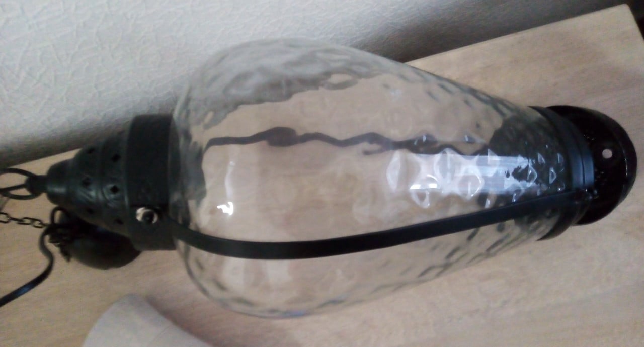 Te koop 2 hanglampen €10,- p st