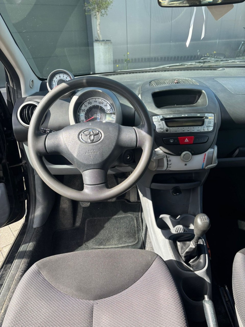 Toyota Aygo 1.0 12V Vvt-i 5DRS 2008 Zwart | 144.565 KM NAP