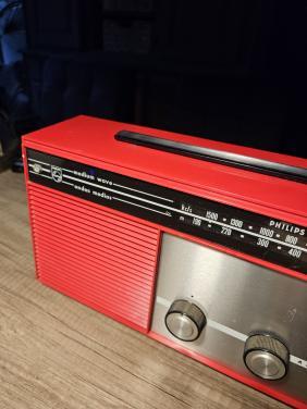 Prachtig Philips BOX57T all transistorradio rond jaren 60