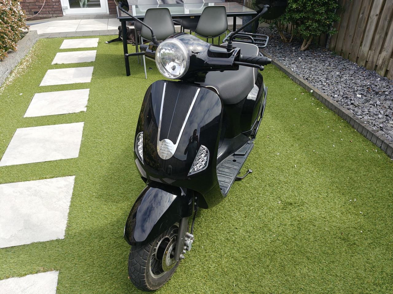Berini Napoli 2 scooter