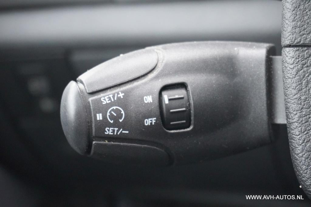 Peugeot 407 2.0-16v xr pack automaat