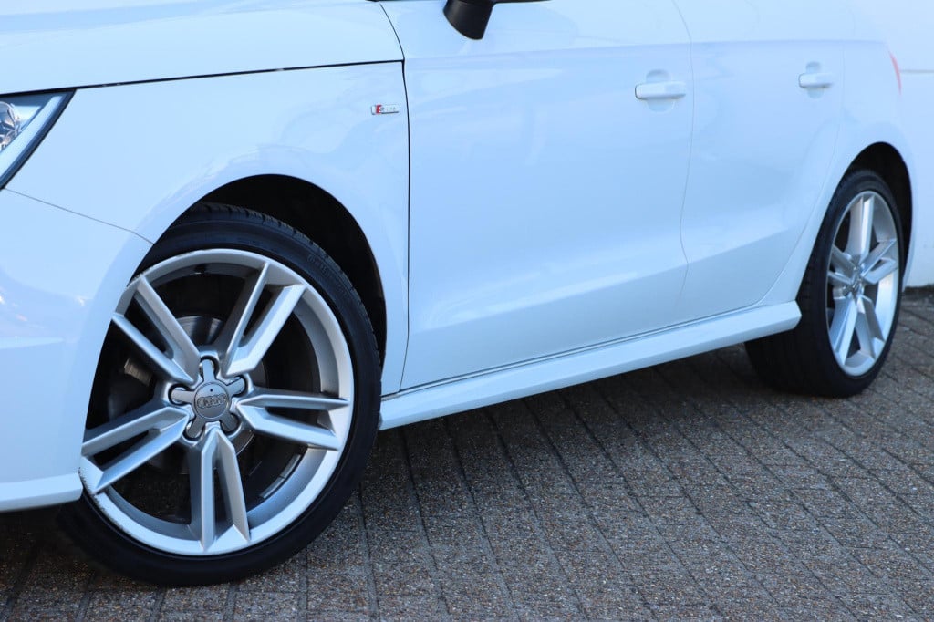 Audi A1 Sportback 1.0 tfsi adrenalin
