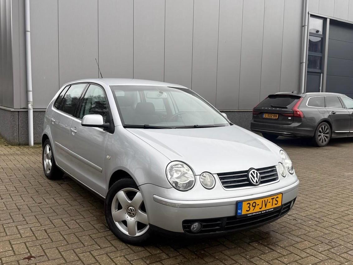 Volkswagen Polo 1.4-16V Highline 142.410km