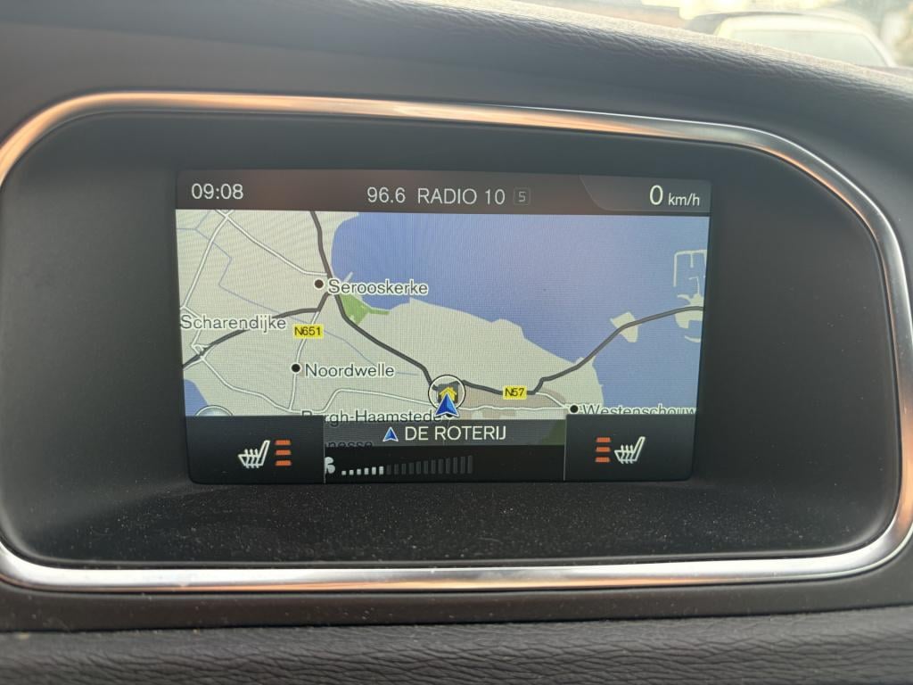 Volvo V40 cross country 2.0 t4 summum automaat | leer | trekhaak | styling 