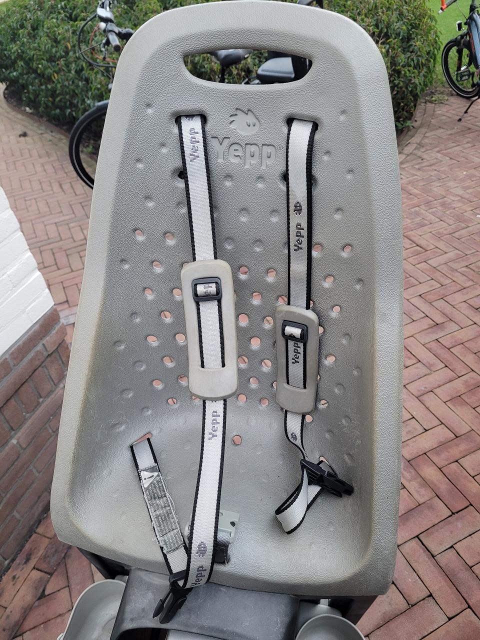 Thule Yepp fietsstoeltje achter met zadelbeugel