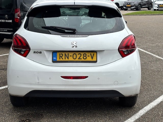 Peugeot 208 blue lion 1.2 pt-82pk 5d navigatie&bluetooth&apple carplay&andr