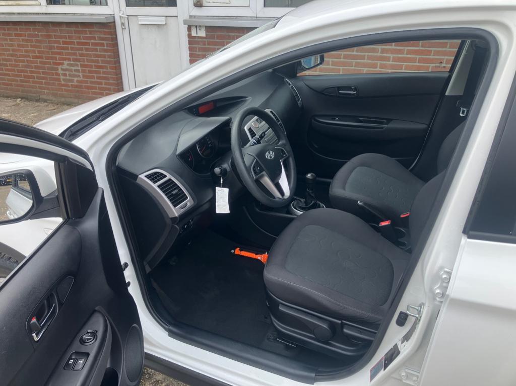Hyundai I 20 1.2i dynamicversion airco