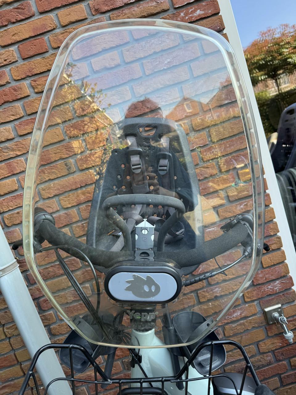 Erg mooi Yepp mini voorzitje, compleet.