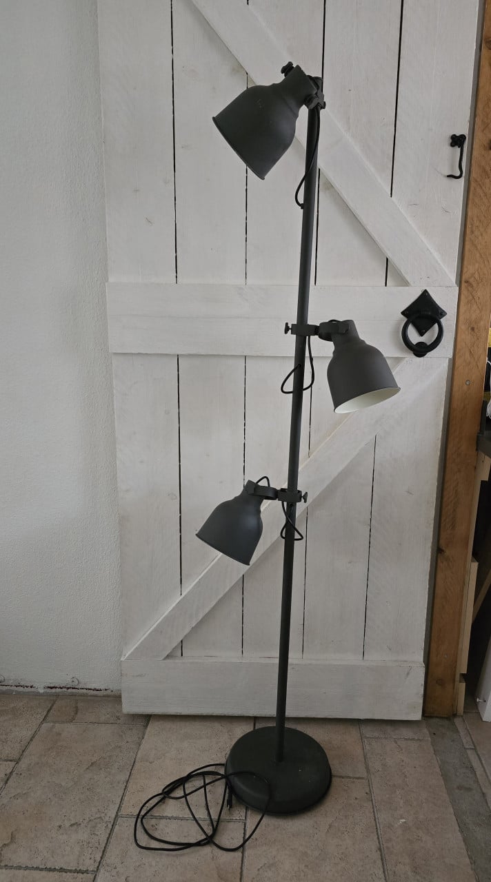 Staande lamp met 3 spots