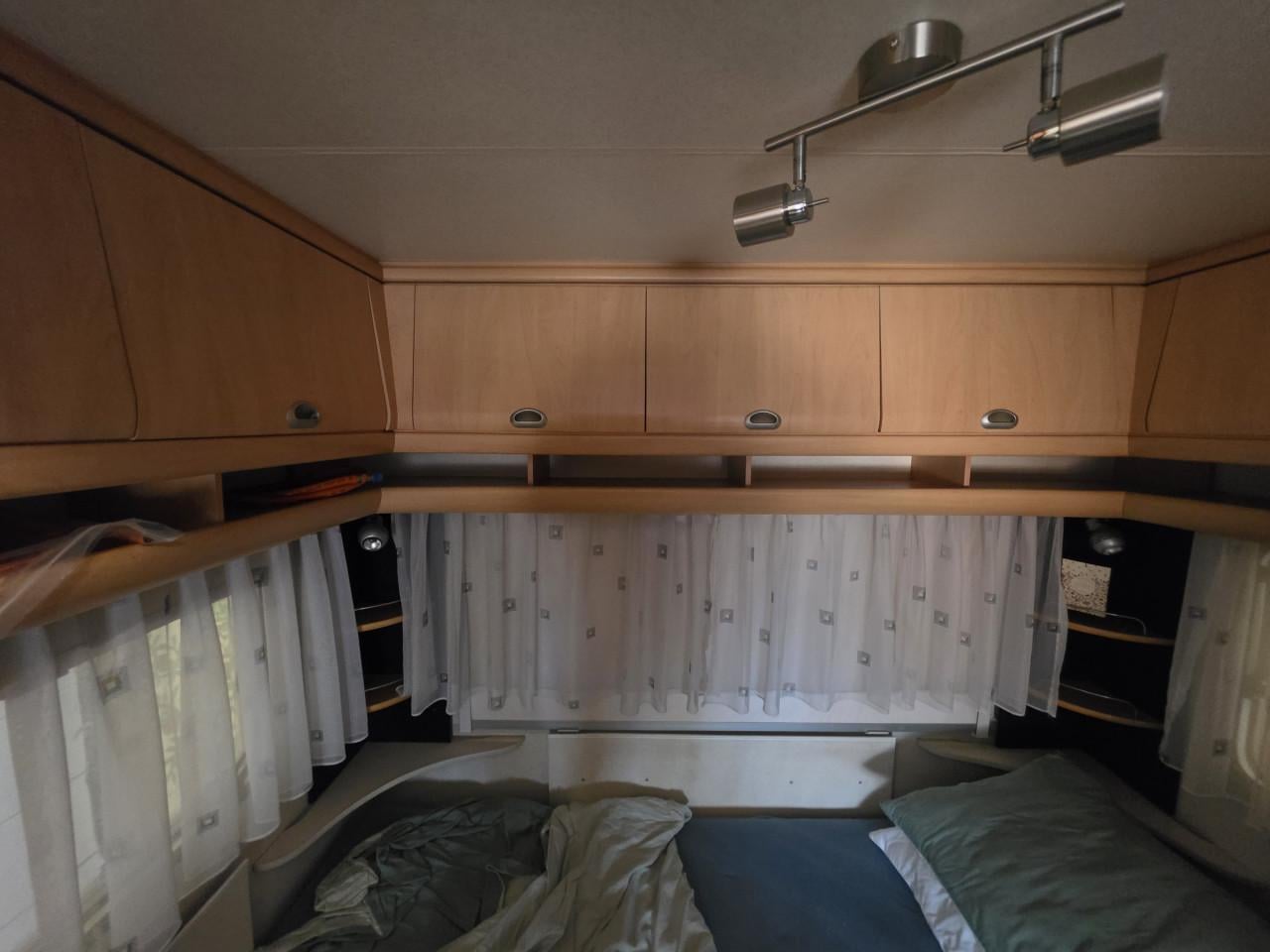 Caravan Hobby de luxe easy met mover voortent 2001
