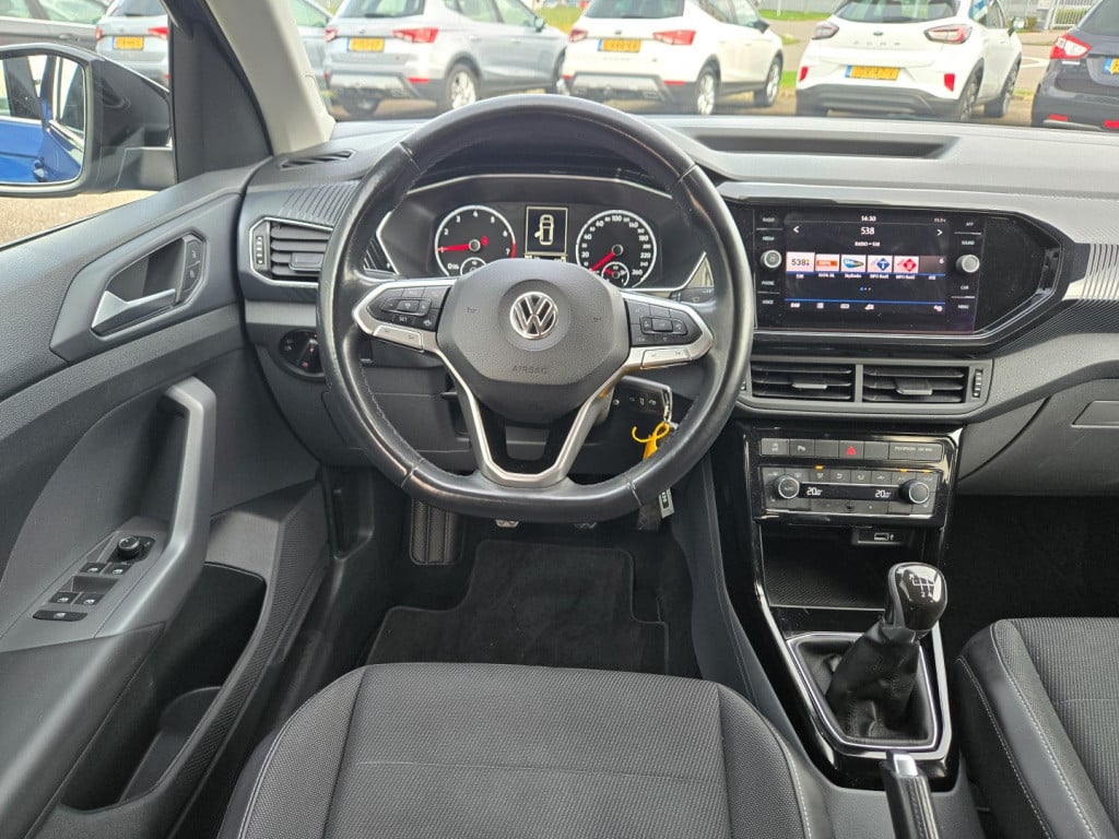 Volkswagen T-cross 1.0 tsi 115pk t-cross life r-design | trekhaak | camera