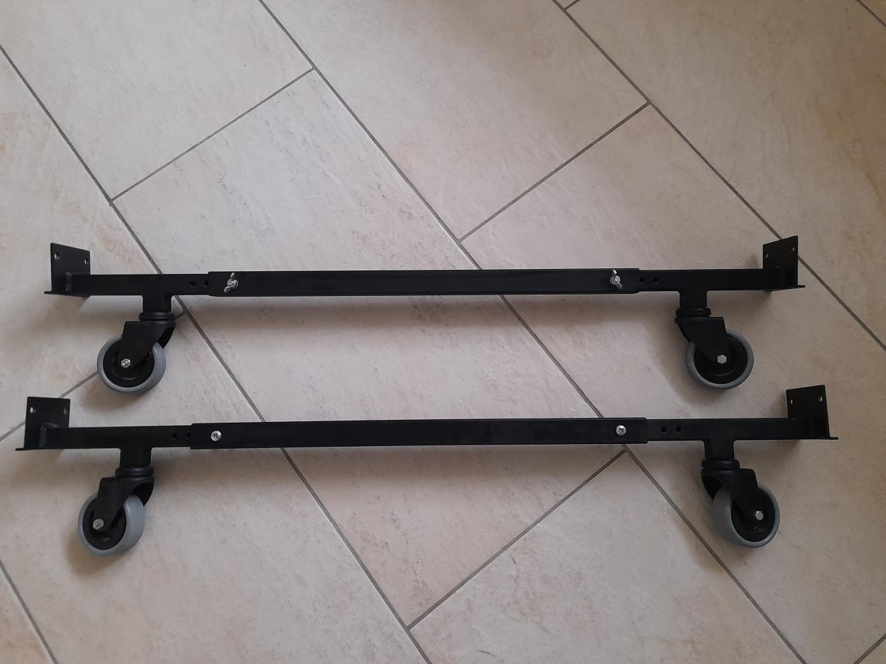 Potenset met wielen zelfdragend  t.b.v. een bed - 80/90/100 (z.g.a.n.)