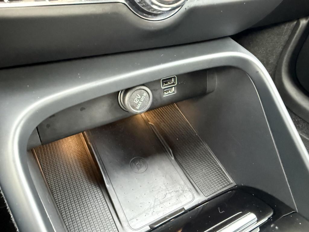 Volvo XC40 t5 262pk recharge r-design| adap.cruise| trekhaak| camera| elek.