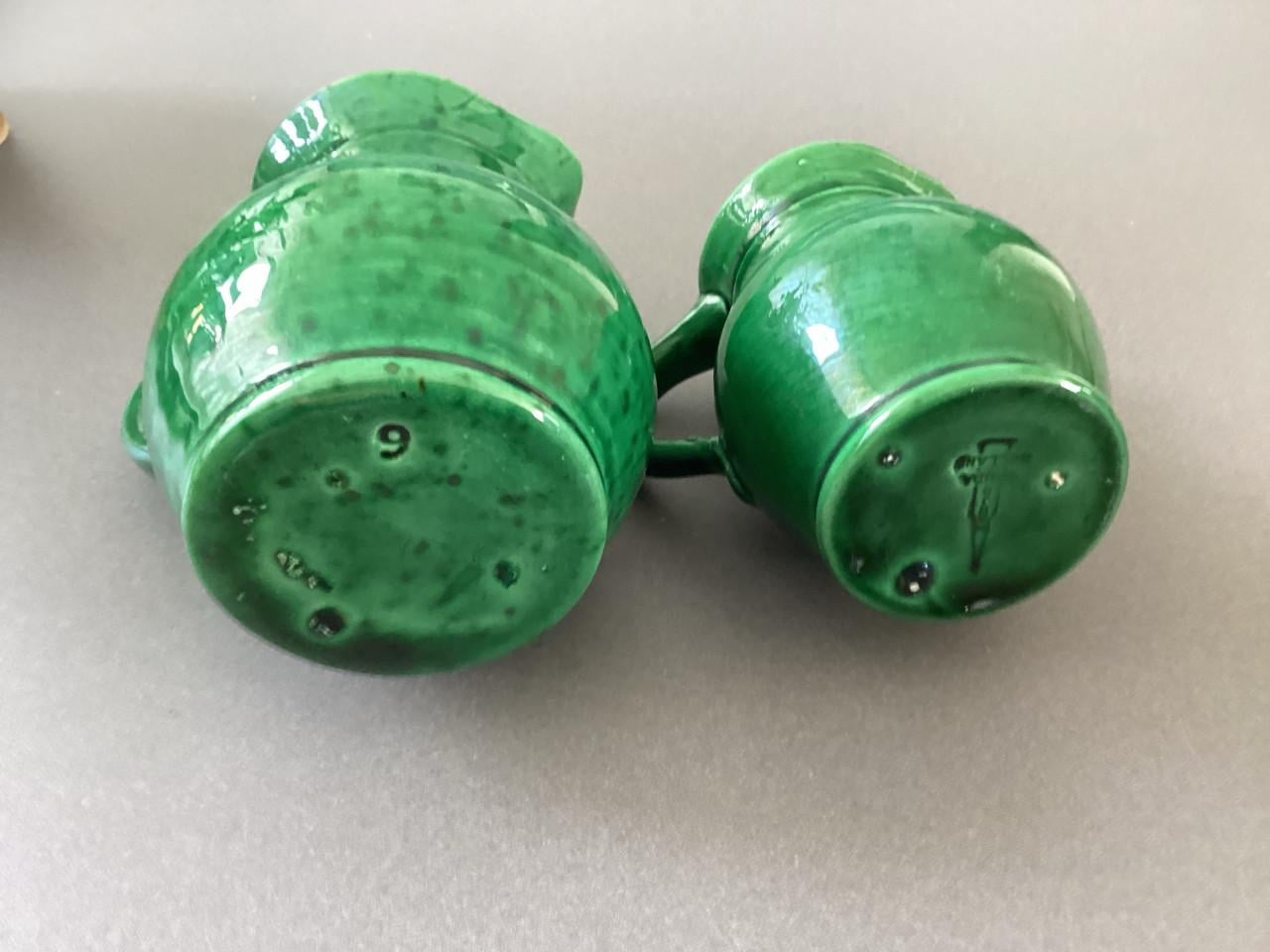 Vintage kannetjes. 2 x Groen Glazuur.