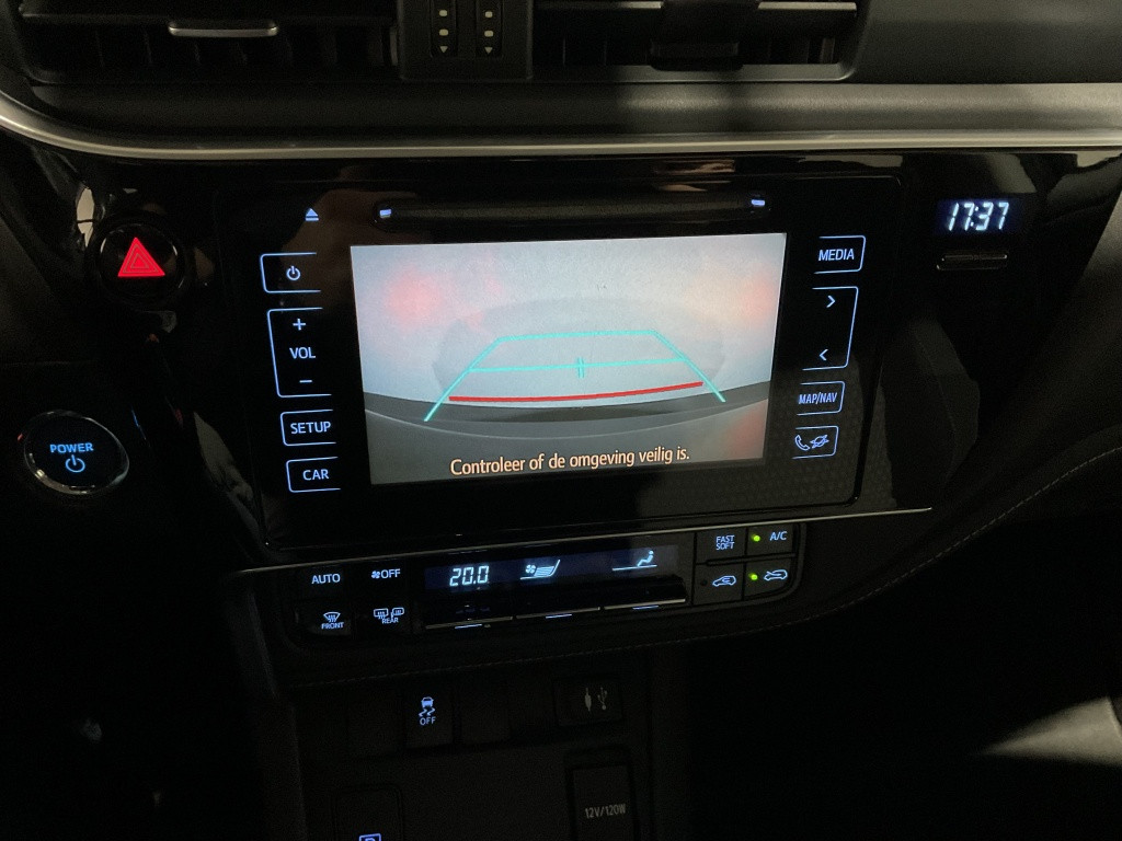 Toyota Auris 1.8 hybrid dynamic go