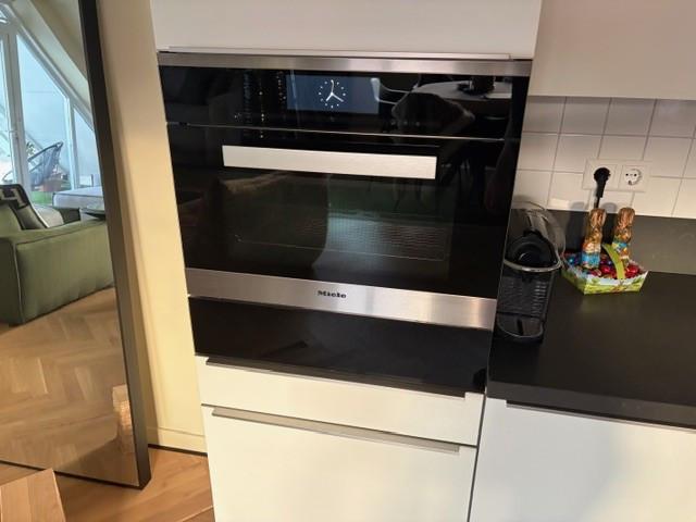 Mooie keuken te koop incl. stoomoven en andere apparatuur