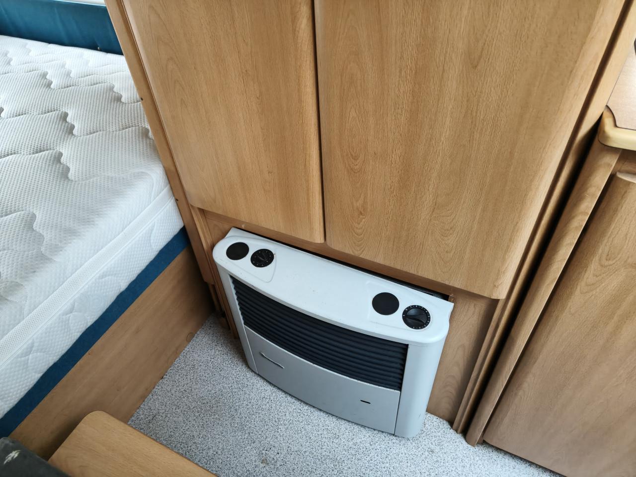 KNAUS 555 2001 BJ met stapelbed