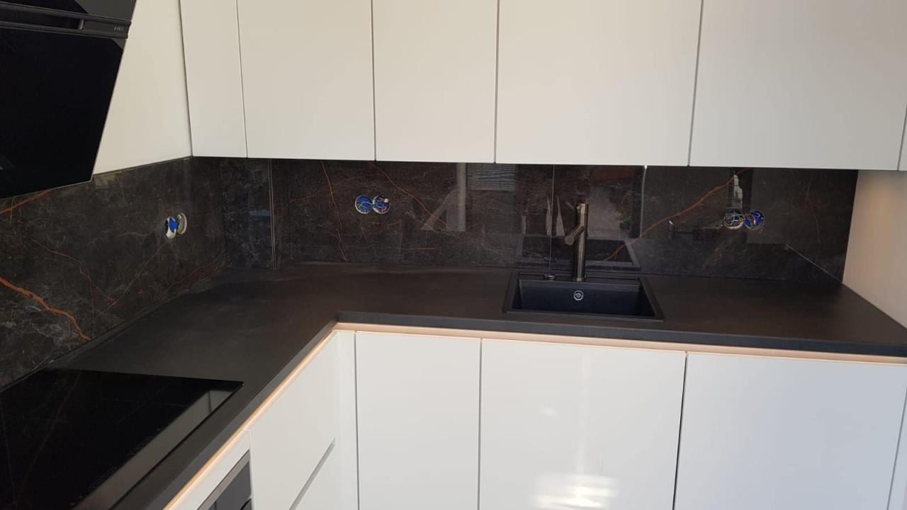 Tegelzetter nodig? Bel/app: 06 21937244 of Mail: jvbtegelzetter@gmail.com