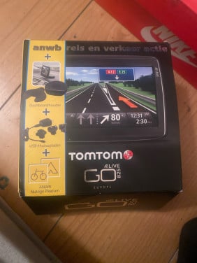 TomTom Navigatie Live 825