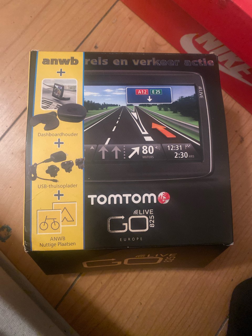 TomTom Navigatie Live 825
