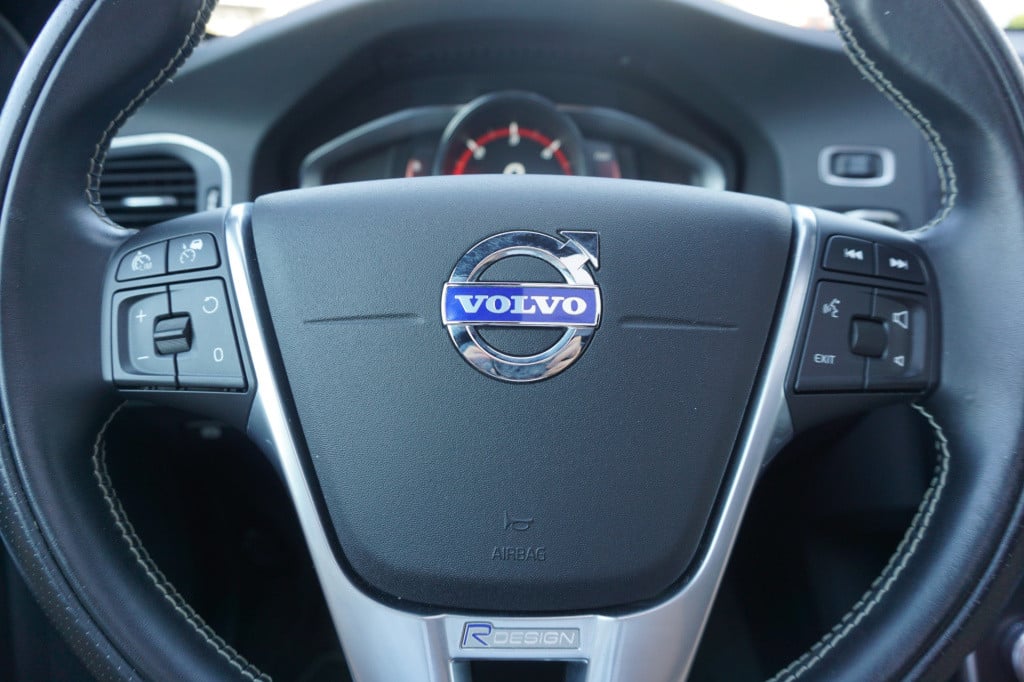 Volvo V60 2.0 d4 business sport - automaat - climate / navi / cruise / lane