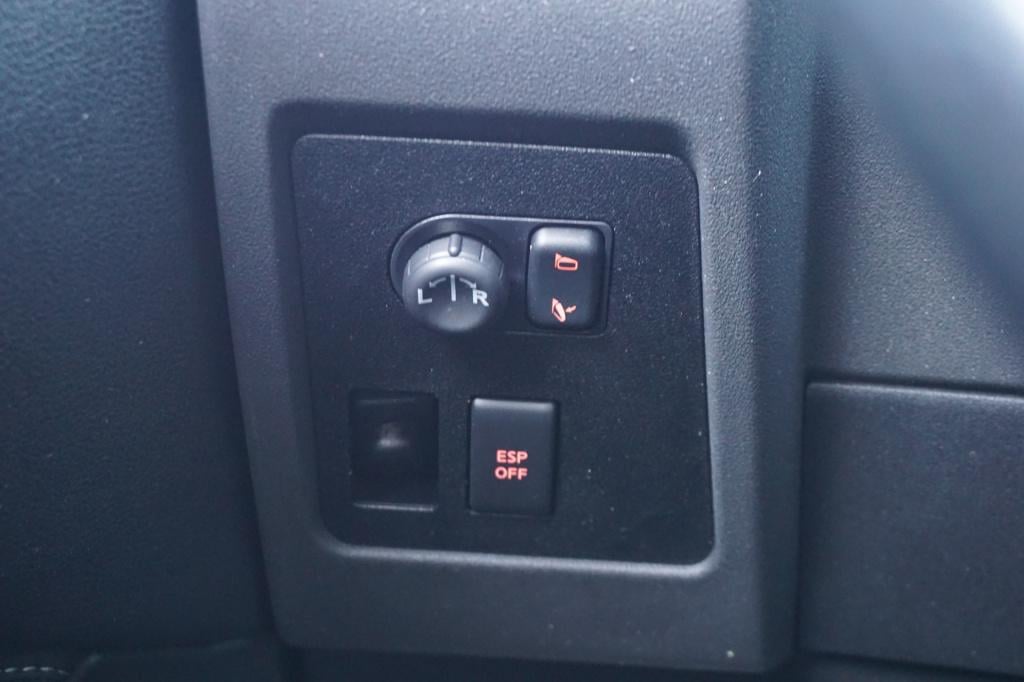 Nissan Qashqai 2.0 tekna climate / navi / cruise / camera / bt / stoelverw.