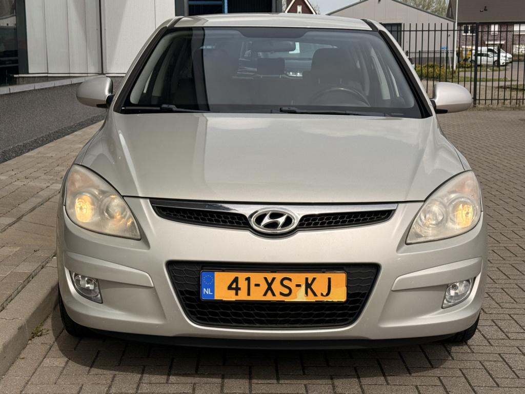 Hyundai I 30 1.4i dynamic 5drs | cd-speler | airco | lm velgen