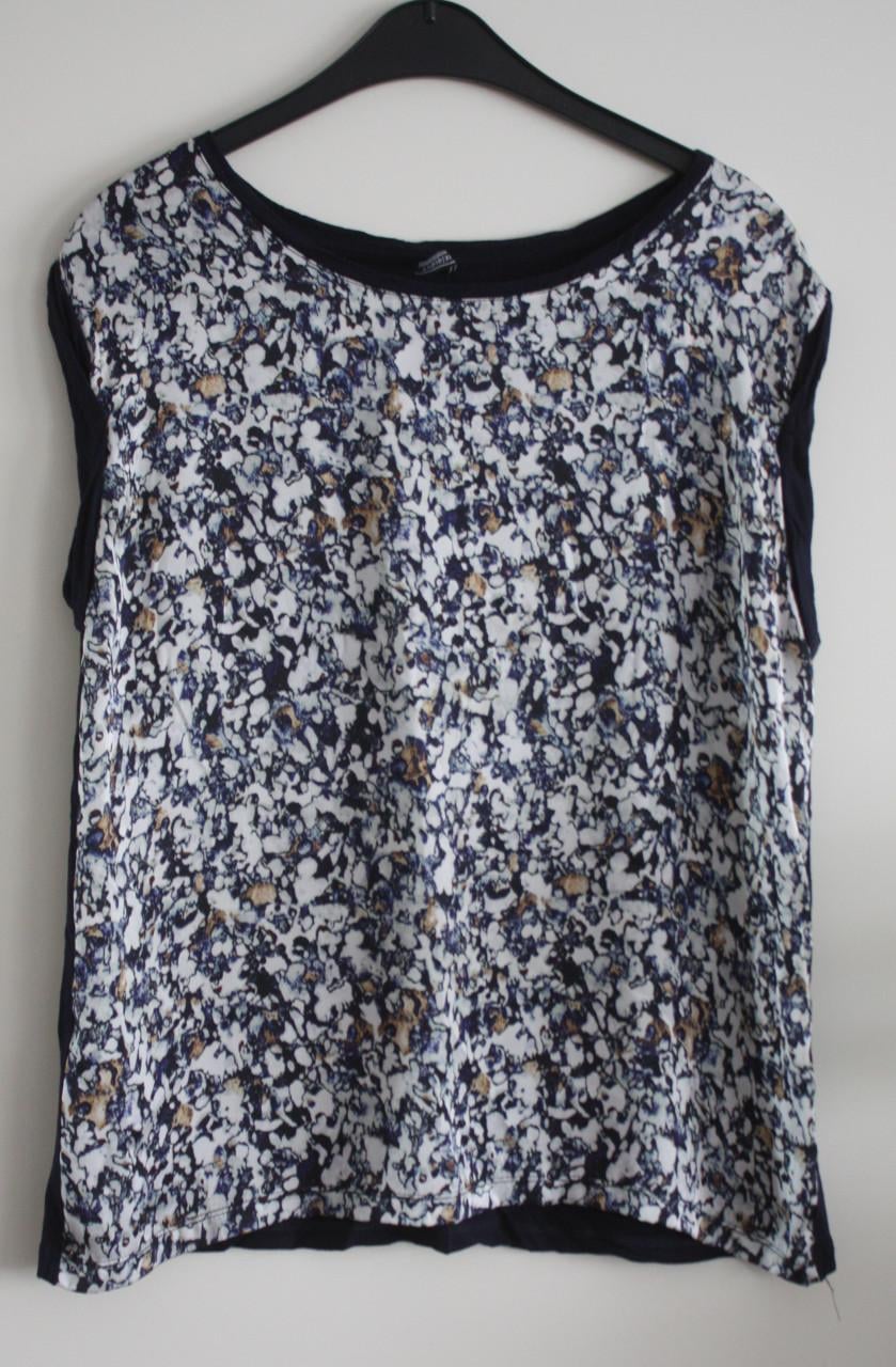 Top met wit bruine print maat m