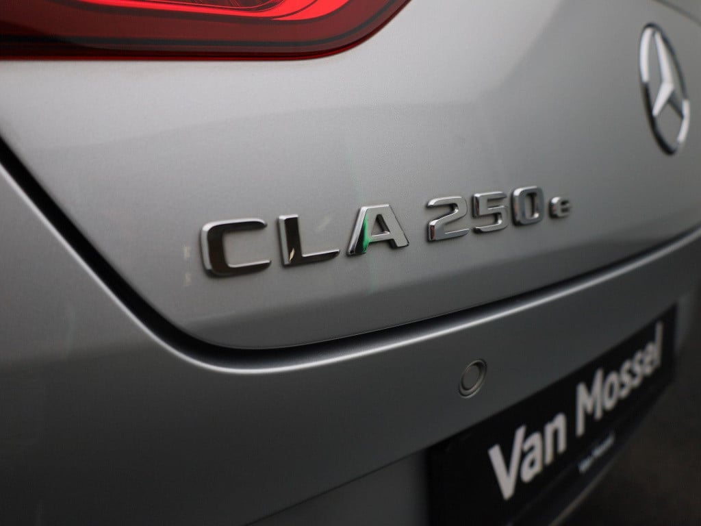 Mercedes-Benz Cla 250 e business solution luxury limited | automaat | lmv |