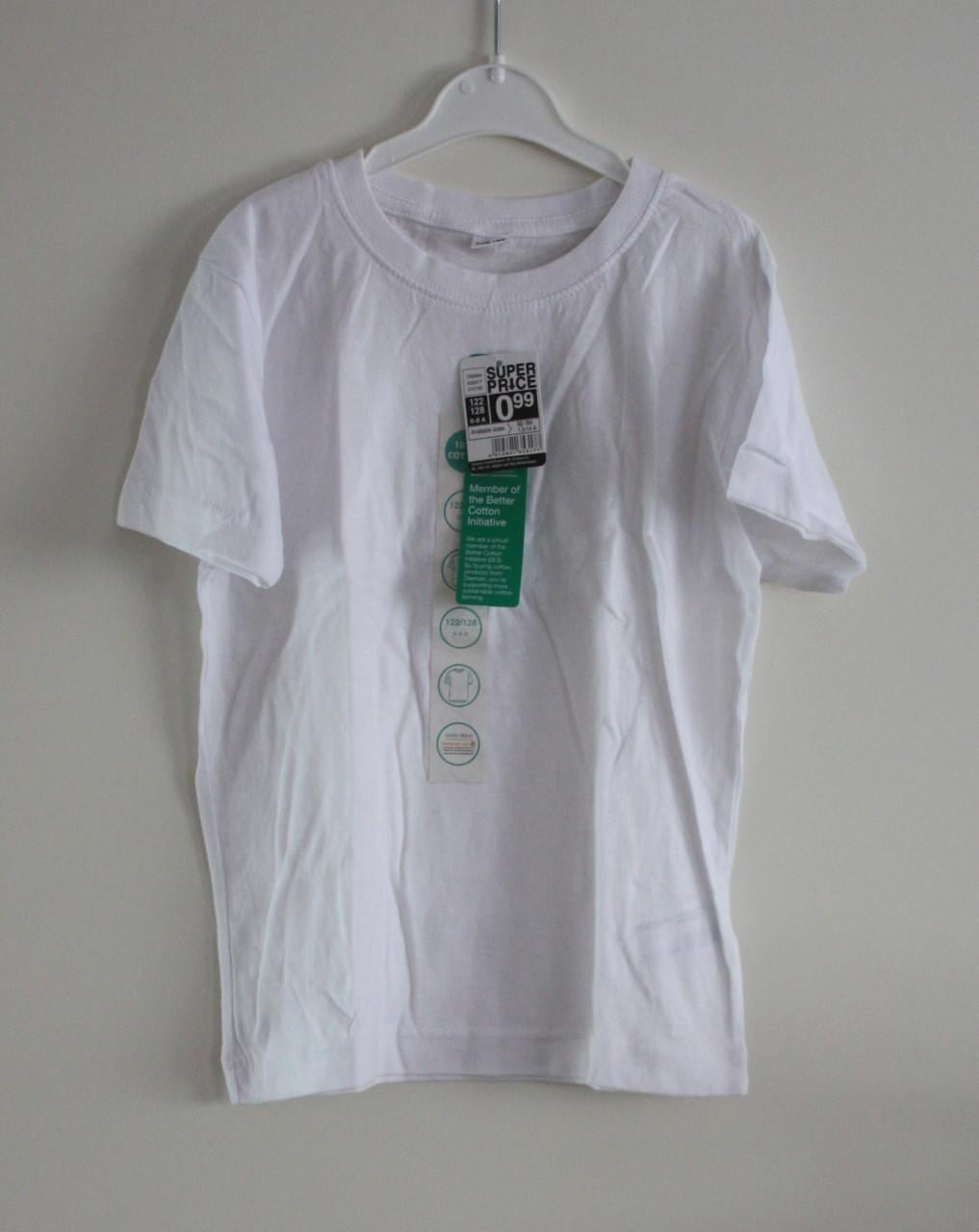 Nieuw wit shirt maat 122-128