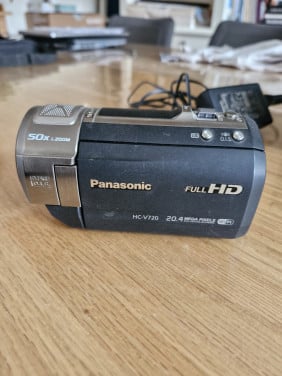 Panasonic hcv 720 videocamera