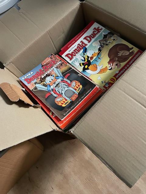 Doos vol met Donald Duck strips