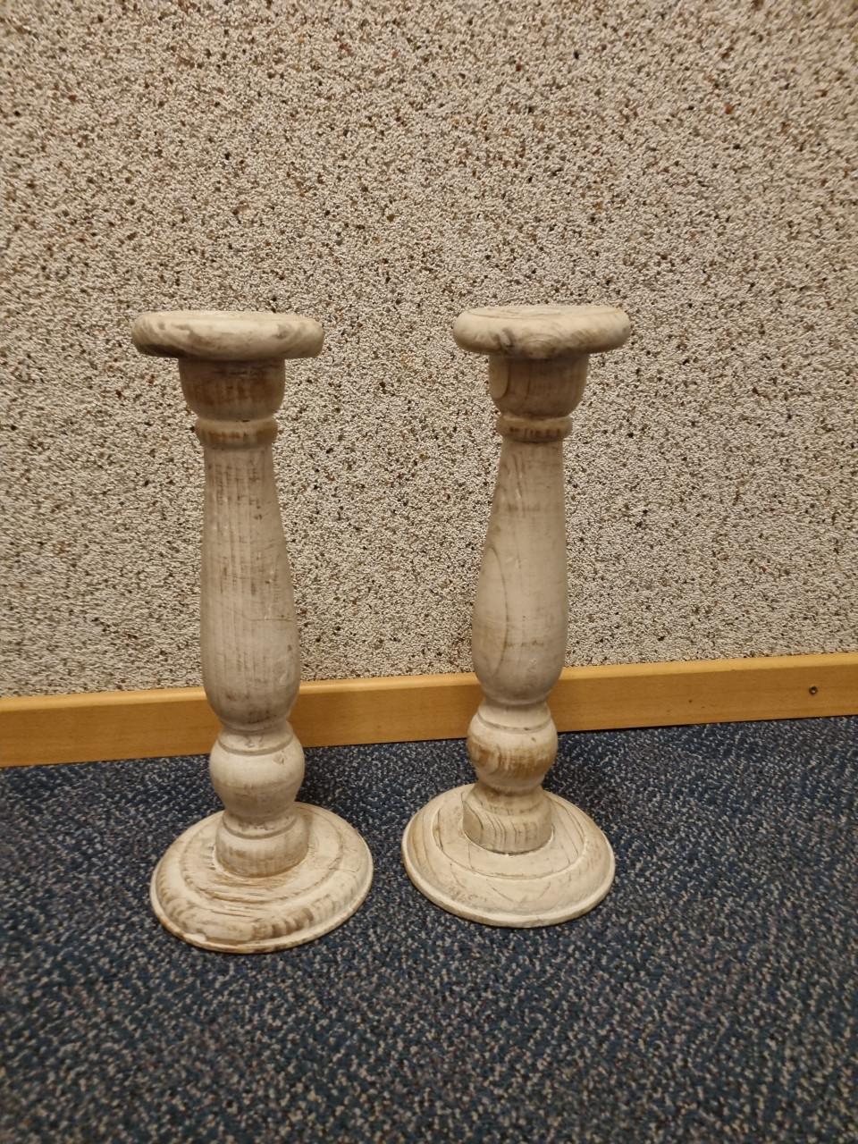 2 houten (kaarsen)standaards
