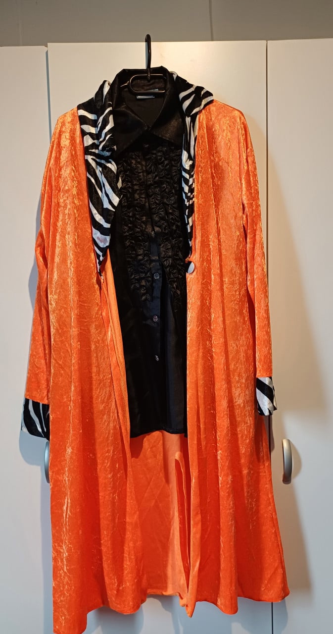 Oranje fluwelen pooierpak
