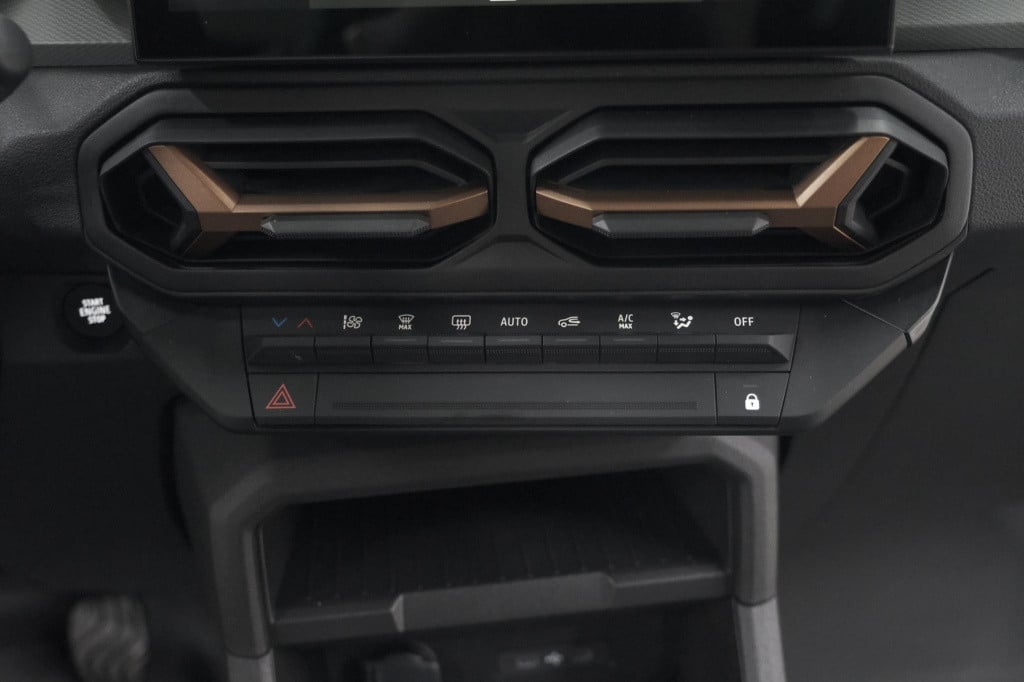 Dacia Duster tce 130 mild hybrid extreme | camera | apple carplay | automat