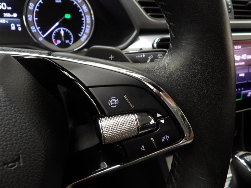 Skoda Superb combi 1.4 tsi phev 217pk dsg-6 ambition