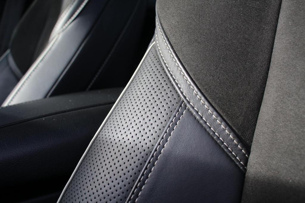 Volvo V40 2.0 t2 r-design - leder/alcantara - harman kardon - led - navi - 