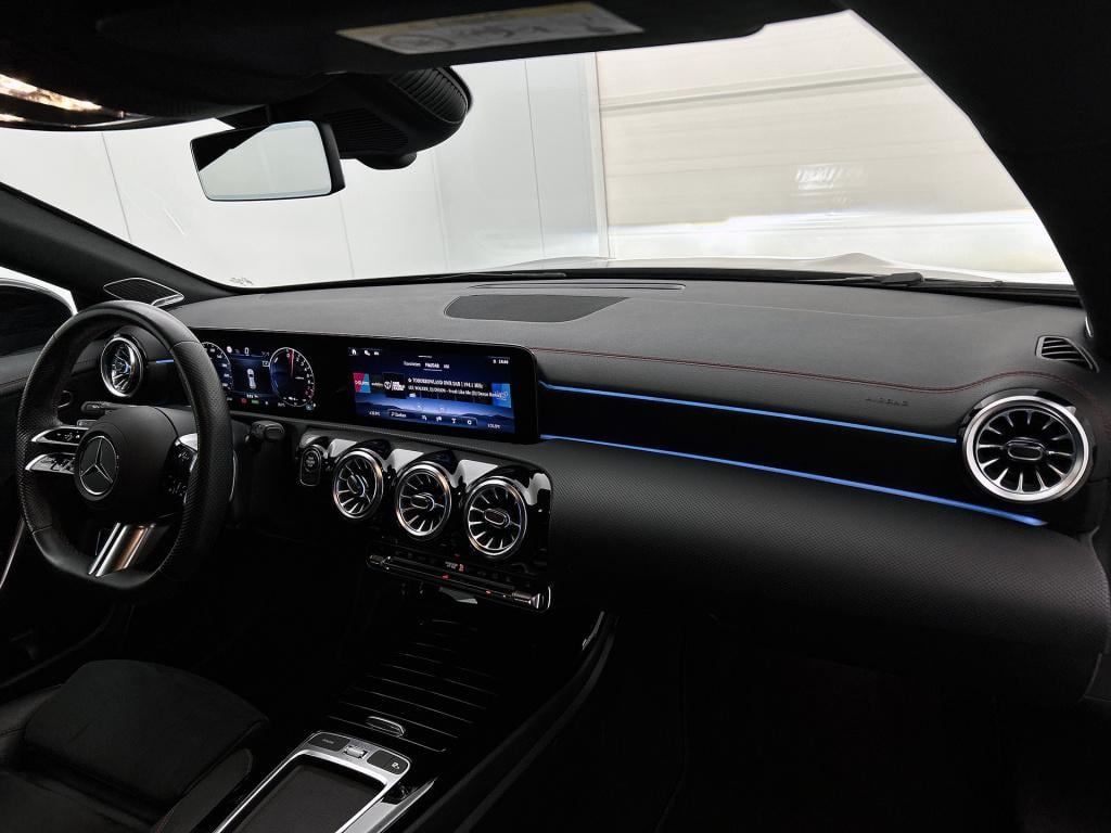 Mercedes-Benz Cla shooting brake 250 e star edition amg line | cruise contr