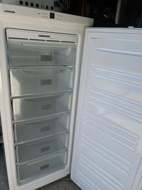Vrijwel Nieuwe Liebherr NoFrost Vrieskast 226 liter energieklasse A+