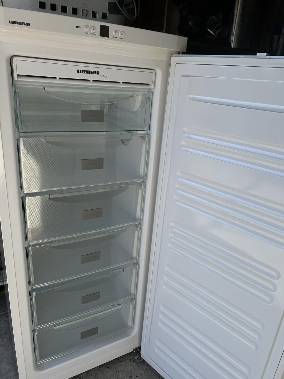 Vrijwel Nieuwe Liebherr NoFrost Vrieskast 226 liter energieklasse A+