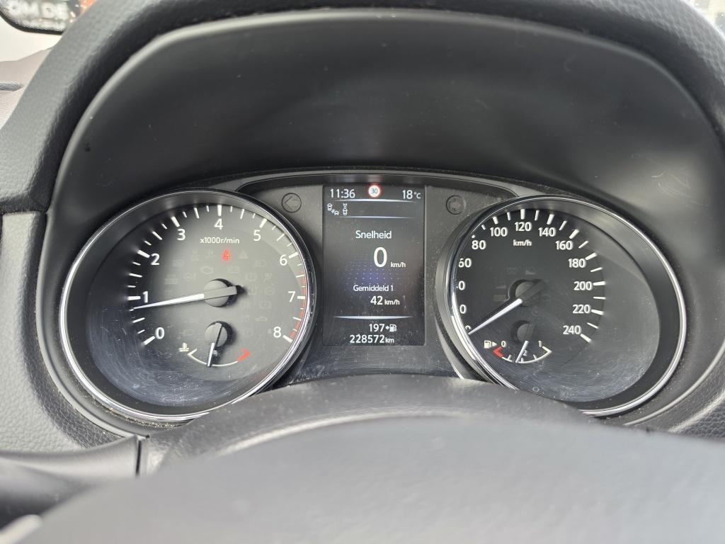 Nissan Qashqai 1.2 tekna | airco | navi | cruise | side-bars