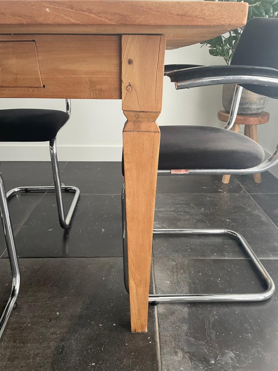 Te koop: eettafel van teakhout 90x200
