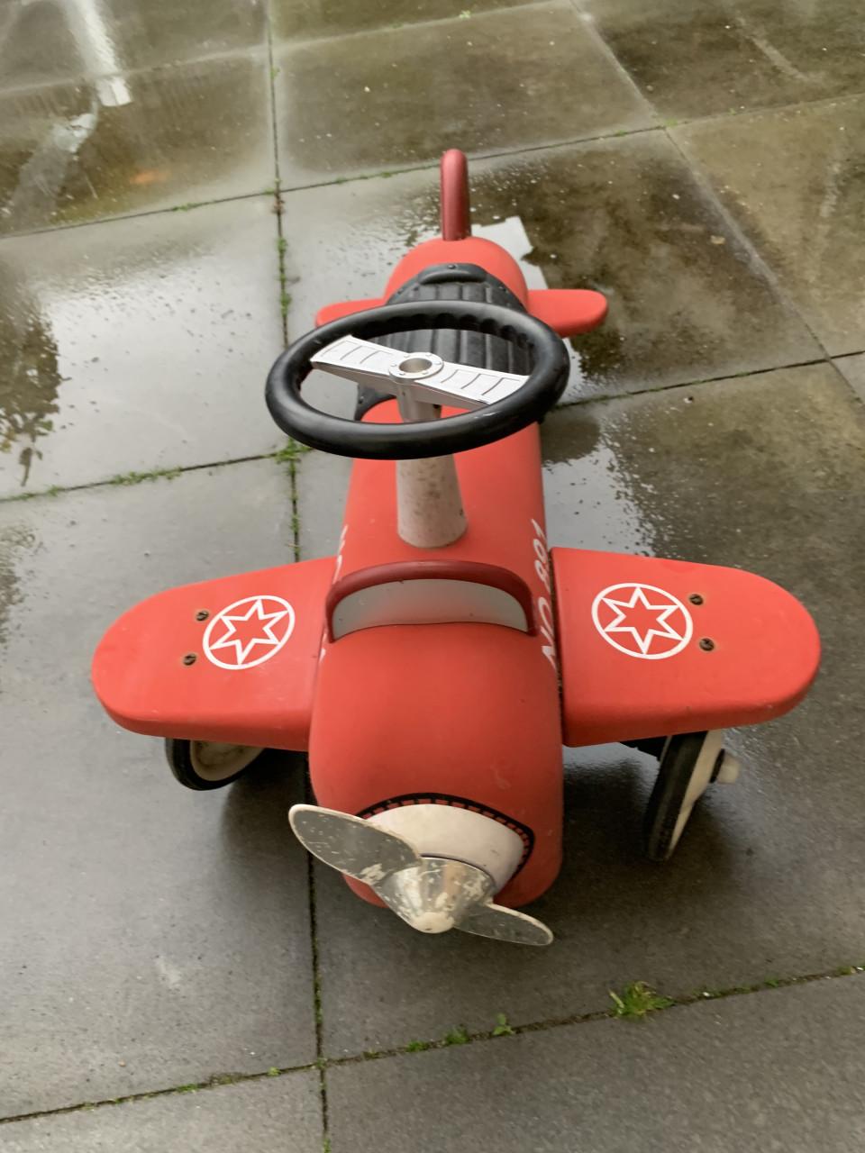 Retro Red flyer loop auto