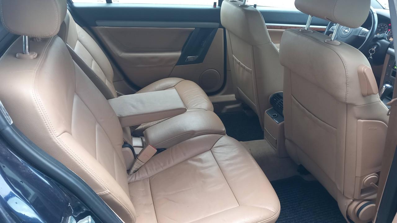 Opel SIGNUM 2.2-16v Sport automaat !! 5 deurs bj:2006 airco leer