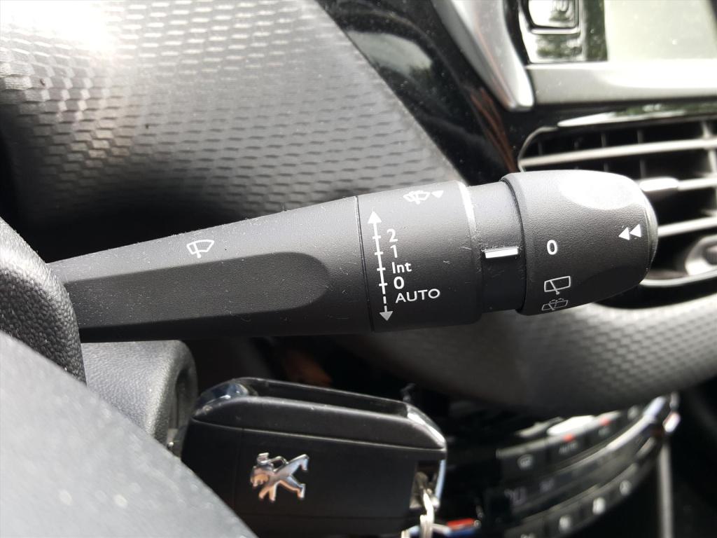 Peugeot 208 allure 1.2 pt-110pk 5d kleurnavigatie applecarplay&androidauto 