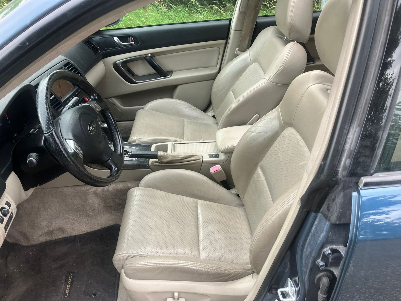 Subaru Lecacy R 3.0