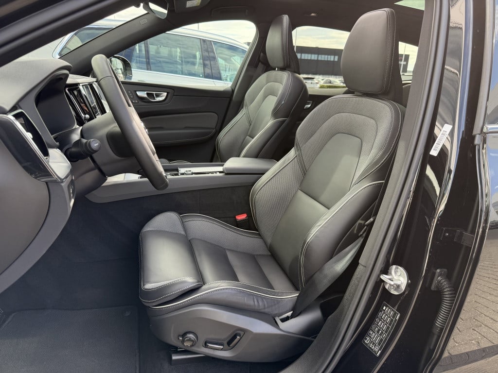 Volvo XC60 t8 455pk recharge black edition| full options !!