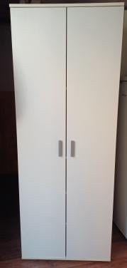 Twee deurs kledingkast